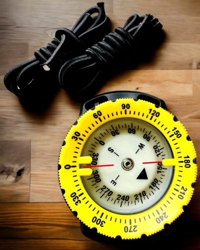 Dykarkompass AquaGuide - vattentät kompass med luminescensfunktion och flexibel rem, möjlighet till anpassning