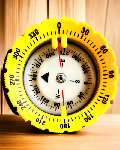 Dykarkompass AquaGuide - vattentät kompass med luminescensfunktion och flexibel rem, möjlighet till anpassning