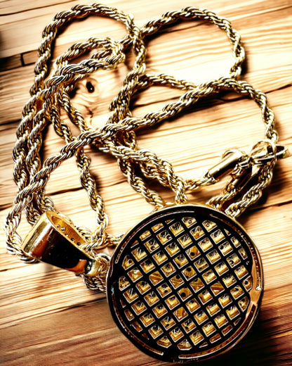 Halsband med Kompasshänge i Glamourstil med Cubic Zirconia för Kvinnor och Män - guld färg, gravyr