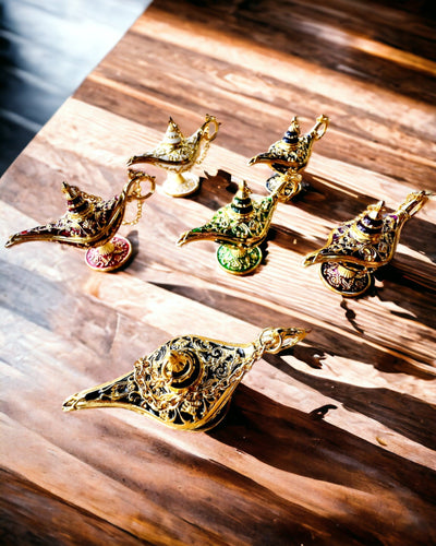 Liten 4 cm Magisk Lampa Aladdins, nyckelring, 6 färgvarianter - Förtrollade Minnen, personalisering med gravyr