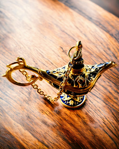 Malutka 4 cm Magisk Lampa Aladdin, nyckelring, 6 färgvarianter - Förtrollade Minnen, personalisering med gravyr