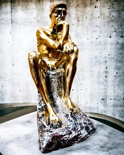 Złoty Myśliciel - Figur i harts, personalisering med gravyr