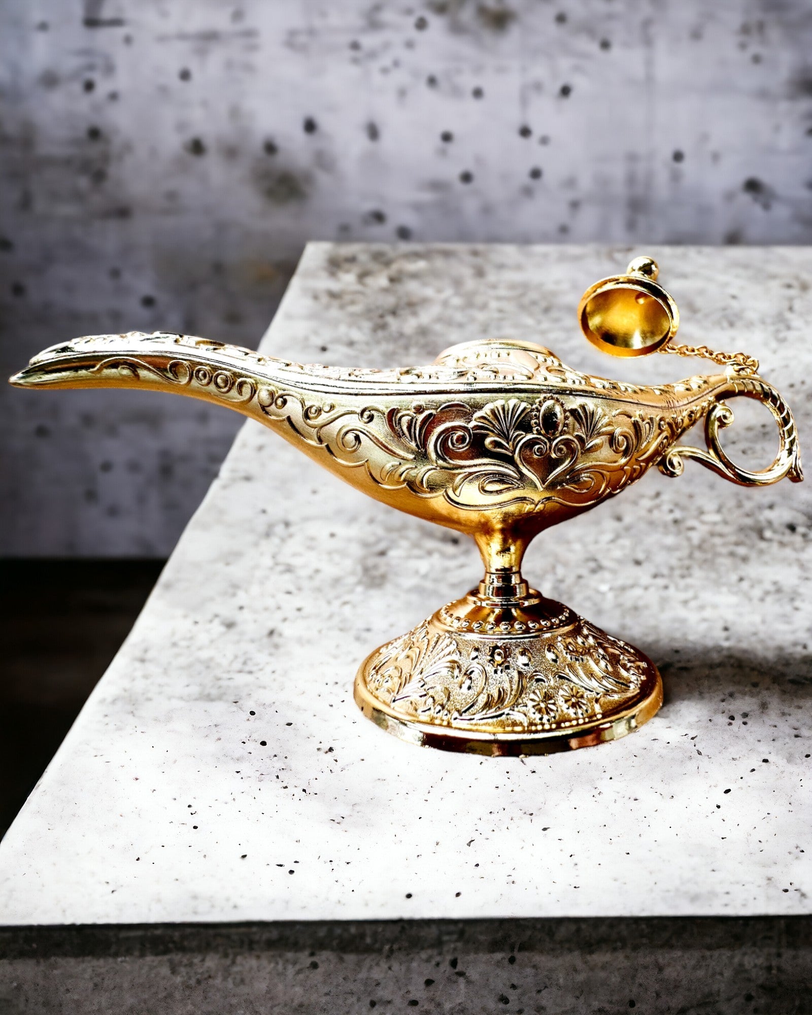 Magisk Lampa av Aladdin med Graveringsalternativ - Klassisk Guldvariant, flätad