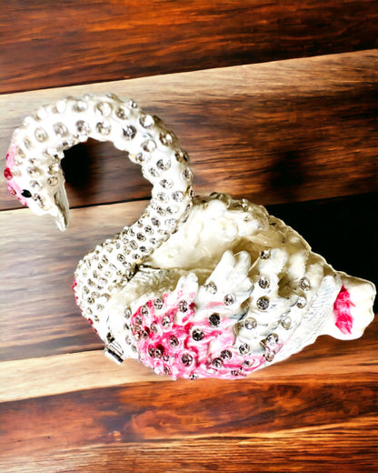 Elegant Smyckeskrin "Svanens Juvel" - personalisering med gravyr