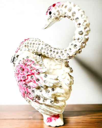 Elegant Smyckeskrin "Svanens Juvel" - personalisering med gravyr