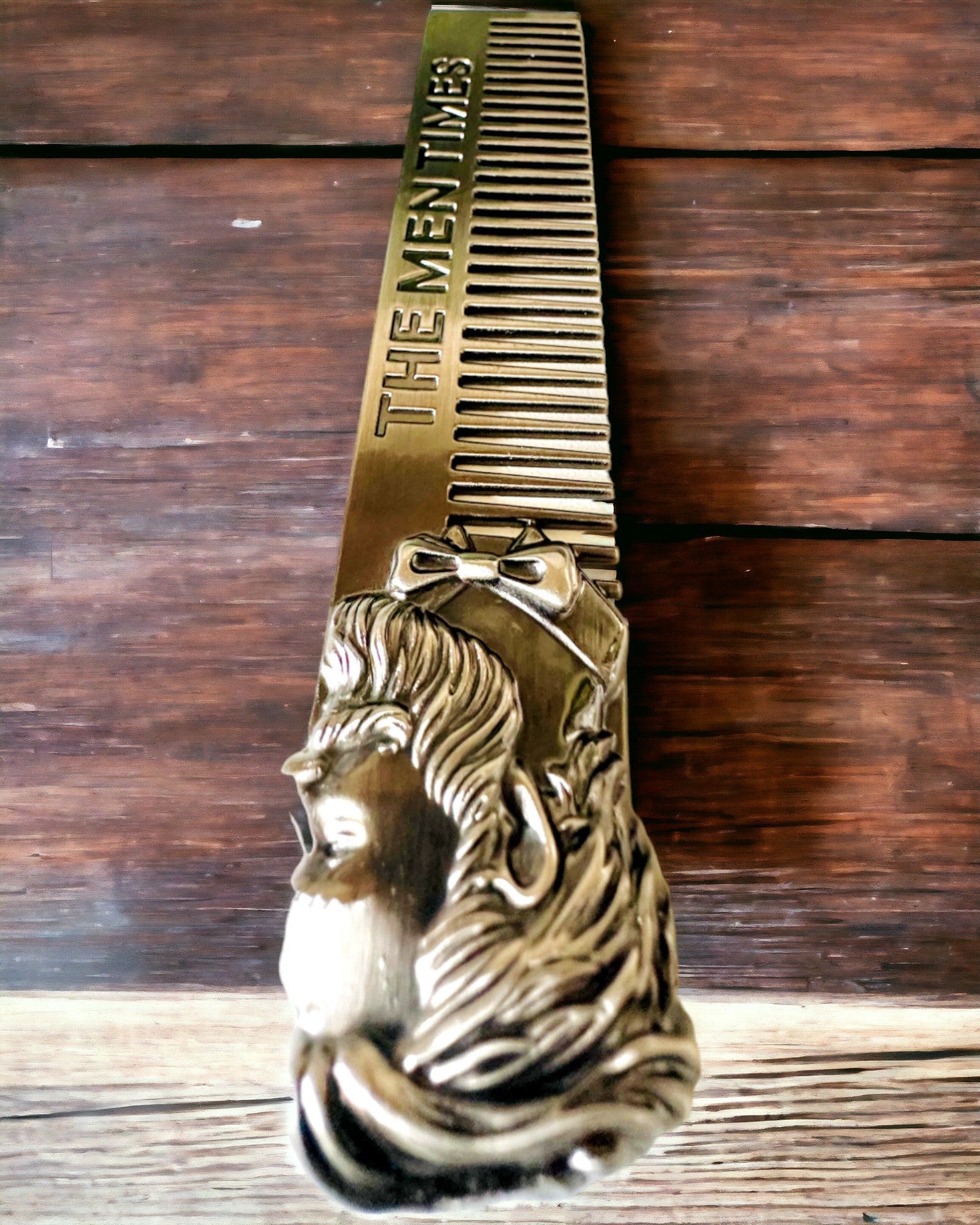 GroomMaster - Elegant Metallkam med Gravyr, personlig anpassning med gravyr