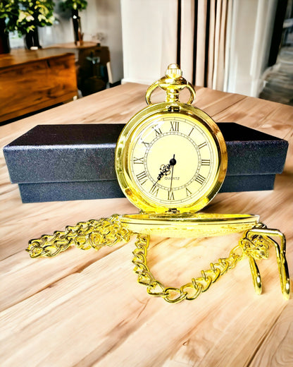 Fickur i guld med vintage-stil och gravyrer – Elegant herraccessoar, perfekt presentidé