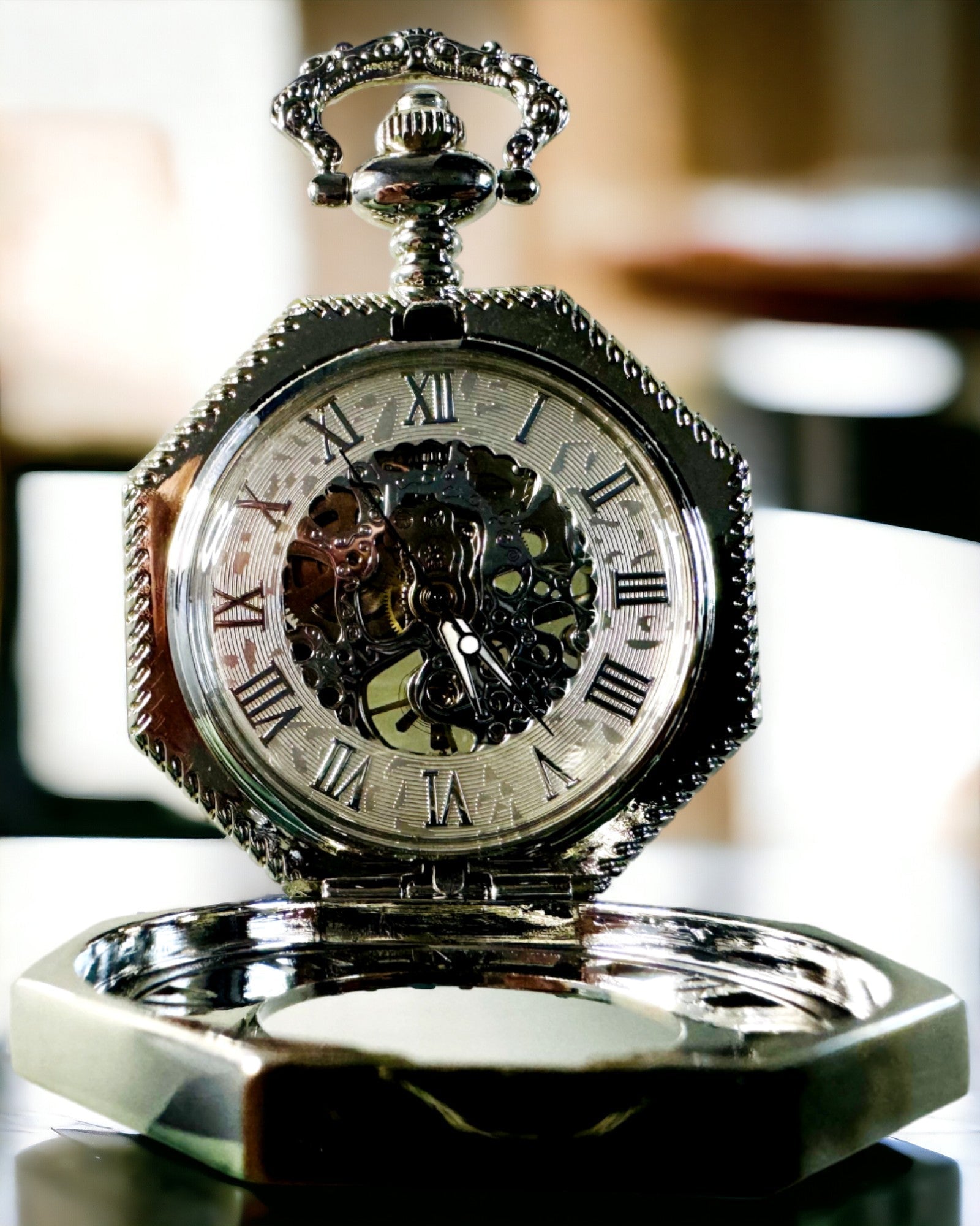 Klassisk i silverfärg Åttakantig Mekanisk Fickur med Genombruten Urskiva i Steampunk-stil