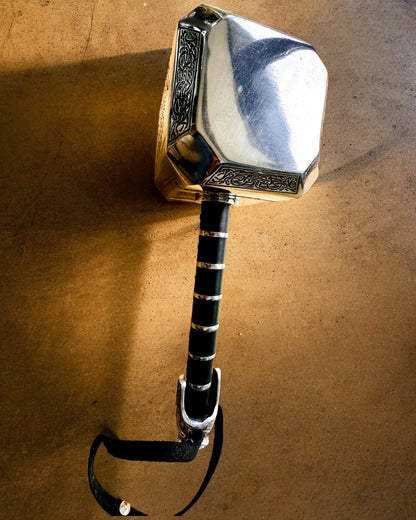 Mjölnir "Chief" - Handgjord hantverkshammare, anpassad med gravyr som present