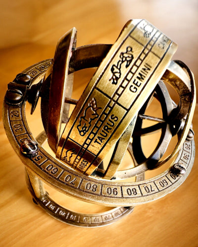 Astronomisk klocka "Kosmisk Harmoni" - möjlighet till personlig gravyr