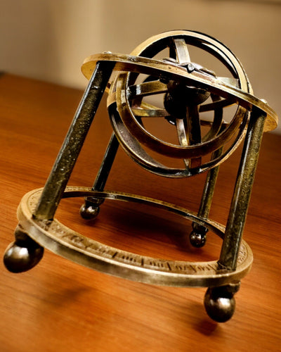 Astronomisk klocka "Kosmisk Harmoni" - möjlighet till personlig gravyr