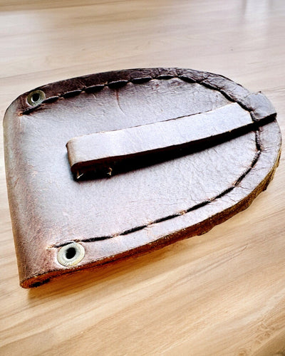 Läderfodral "Odkrywca" - för kompakt kompass eller fickur - möjlighet till personlig gravyr