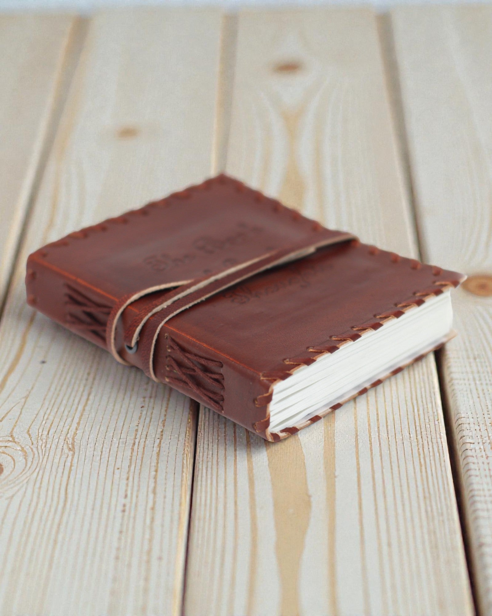 Liber Mentis – Anteckningsbok i läder, tankebok med omlindad rem