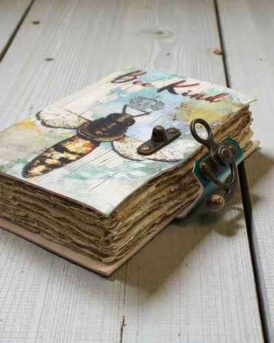 Läderinbunden anteckningsbok Var snäll med råkant (17,8x12,7 cm)