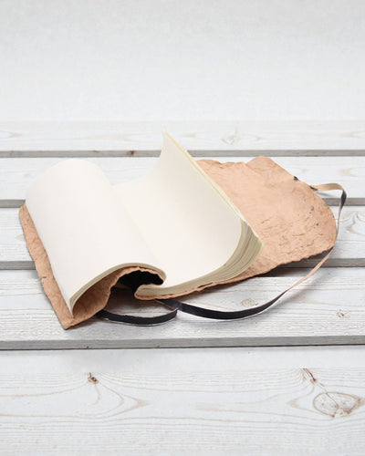 Rullad läderreseanteckningsbok - 96 sidor - Svart 21x15cm