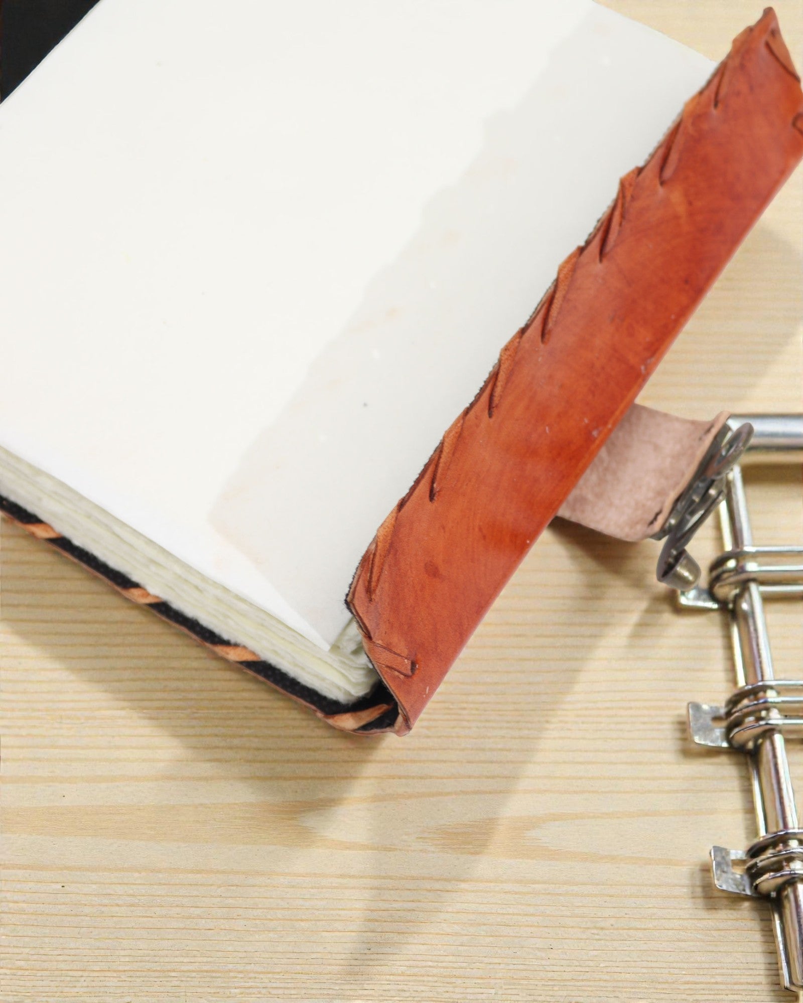 Ljusbrun-beige anteckningsblad – Dekoration med onda ögat – 160 handrivna kanter, starkt – 20x15cm