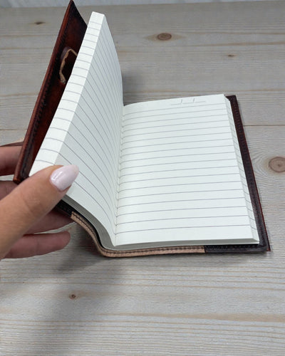 Vita Arboris – Liten anteckningsbok i läder med Livets träd och grön sten