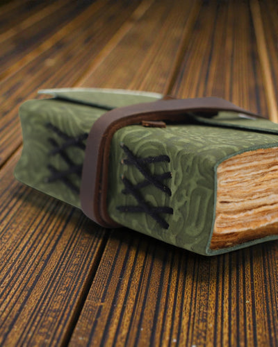 Green Maze Vintage – läderinbunden anteckningsbok med åldrade sidor 12,7 × 8,9 cm