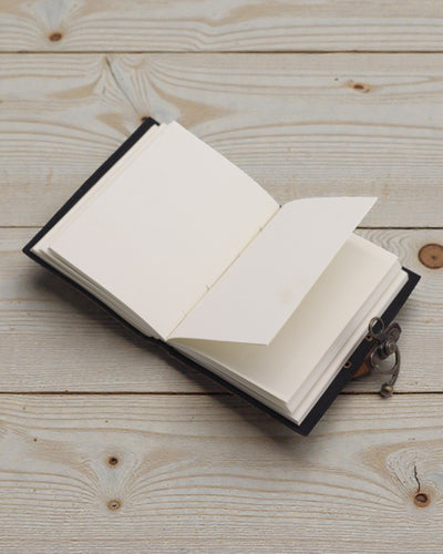 Motiverande läderanteckningsbok Ge aldrig upp dina drömmar – 17,8 × 12,7 cm