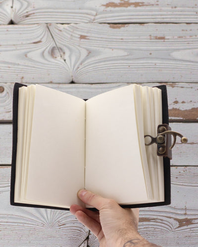 Motiverande läderanteckningsbok Ge aldrig upp dina drömmar – 17,8 × 12,7 cm