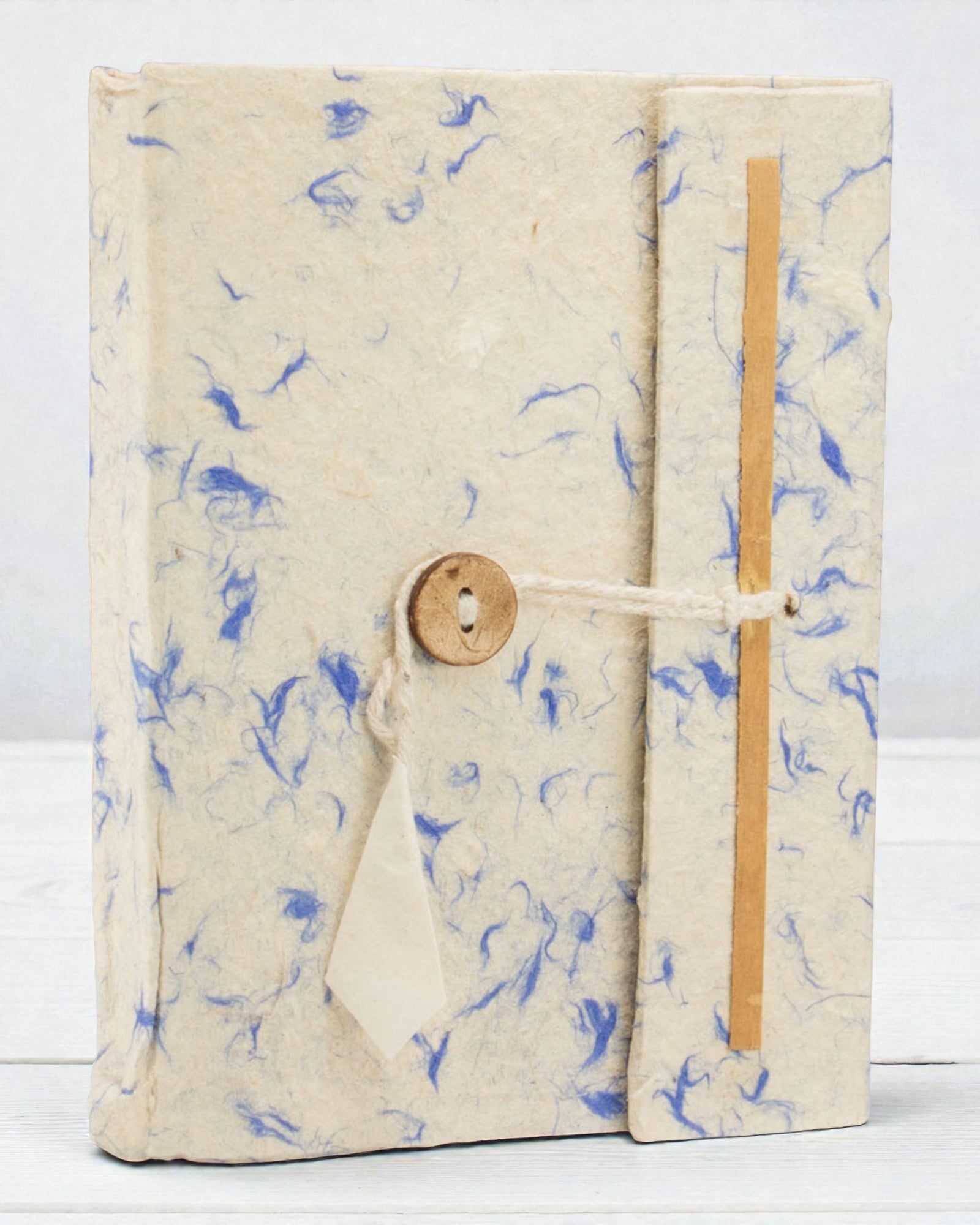 Mellanstor Lokta-anteckningsbok i blå bomull (15 x 12 cm) – 45 blad