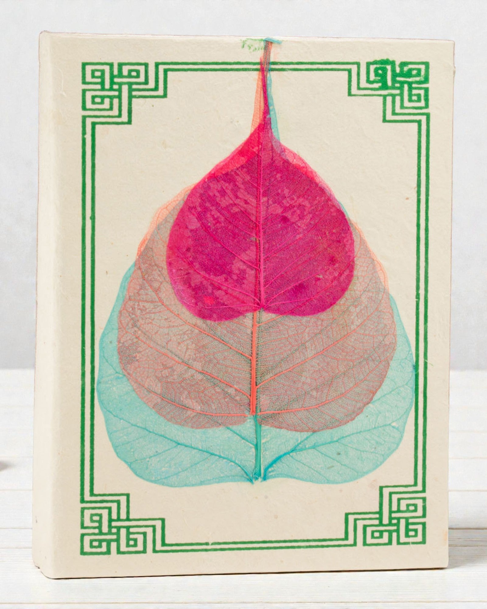 Mellanstor Lokta-anteckningsbok med Bodhi-blad (15 x 12 cm) – 45 blad (blandade mönster)