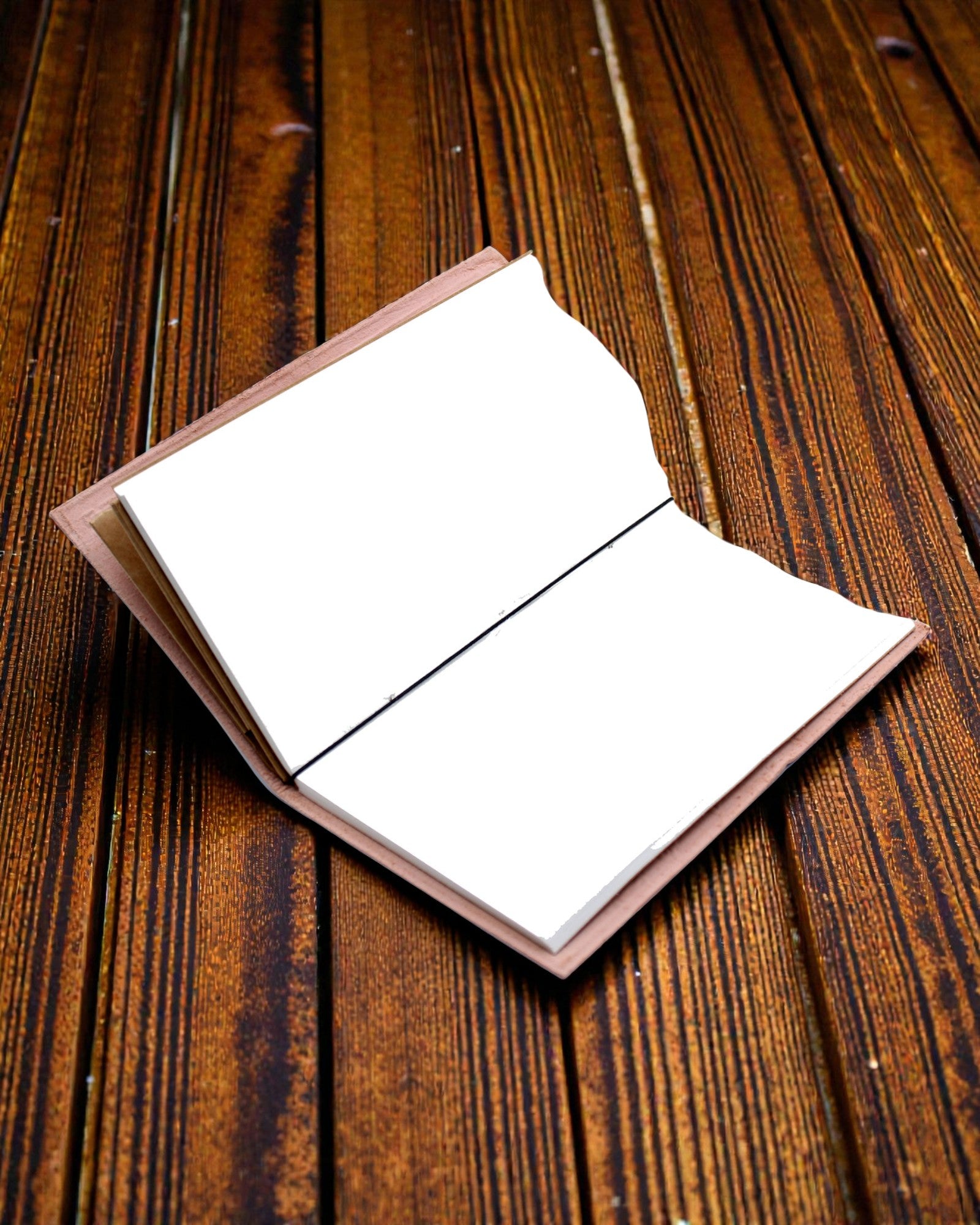 Äventyret börjar – handgjord anteckningsbok i rött läder 22 × 12 × 1,5 cm, 80 sidor