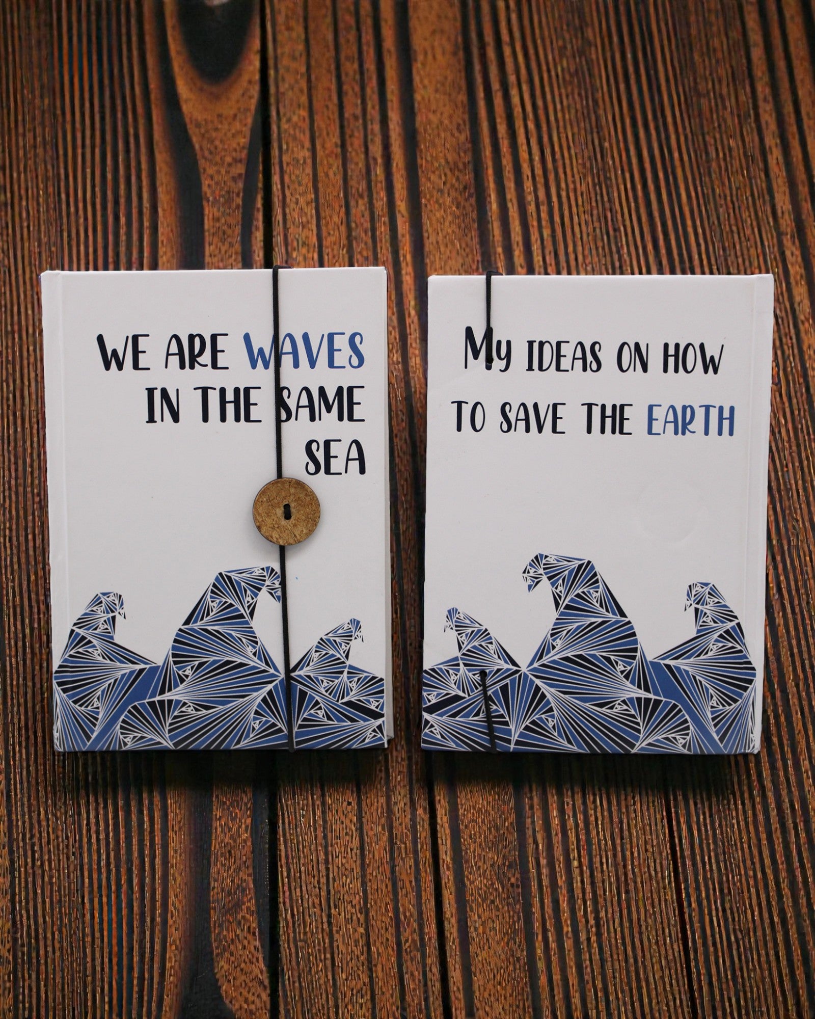 Vågor tillsammans – liten anteckningsbok med rem och kokosknapp 18 × 12,5 cm, 200 sidor