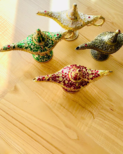 Magisk Aladdins Lampa med Graveringsalternativ - Vit Variant, flätad med guld