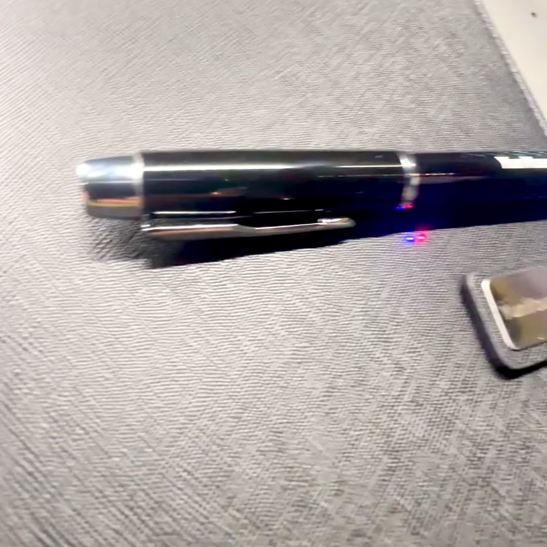 Elegant presentset med personalisering - läderanteckningsbok A5, penna och svart paraply i presentask