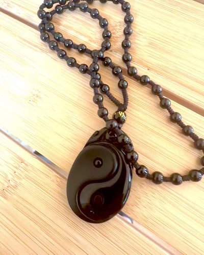 Obsidian Yin Yang Amulett med Gravyr - Harmoni och Skydd, personalisering med gravyr som present