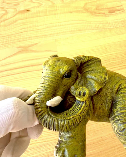Figur av elefant "Lilla Lyckobringaren" med möjlighet till gravyr som present