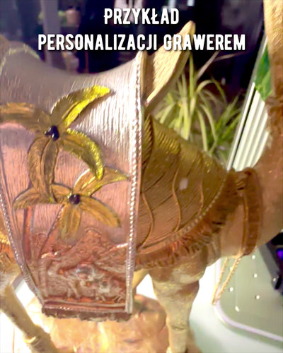 Statuett Ökenvandrare Dekorativ Kamel i Harts med Möjlighet till Gravyr