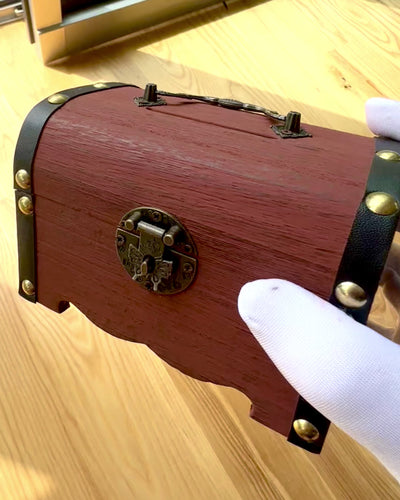 Magisk Skattkista - Sparbössa, personalisering med gravyr