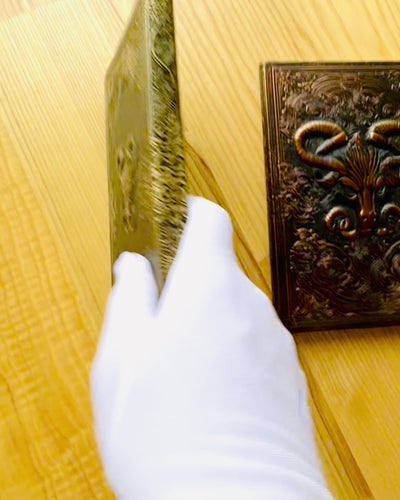 Magiczny Notes, anteckningsbok "Boski Byk" - Elegant och Unik Papeteria, personalisering med gravyr