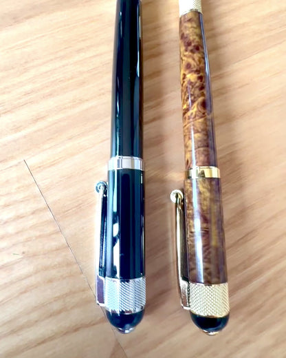 Elegant penna "Majestic" med möjlighet till personalisering som present, 2 färgvarianter att välja mellan