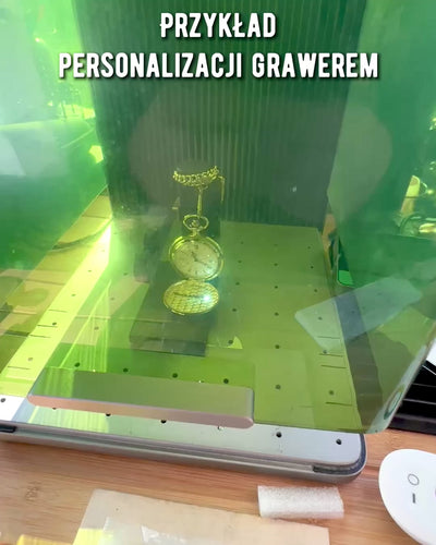 Fickur i guld med retrostil och möjlighet till gravyr