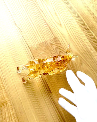 Staty "Złoty Byk" i harts, genomskinlig design, möjlighet till anpassning