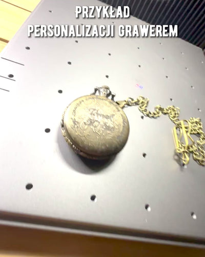 Klassisk Kvarts Fickur med Världskarta – Hänge med Kedja i Vintage-stil för Henne och Honom, gravyr