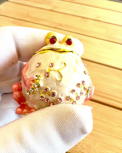 Elegant dekorativ ask "Żabi Skarb" för presentpersonalisation, med möjlighet till gravyr