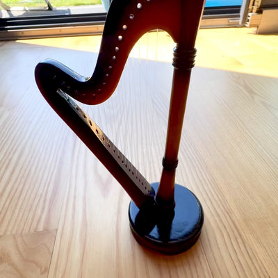 Mini harpa dekoration 20 cm med möjlighet till gravyr