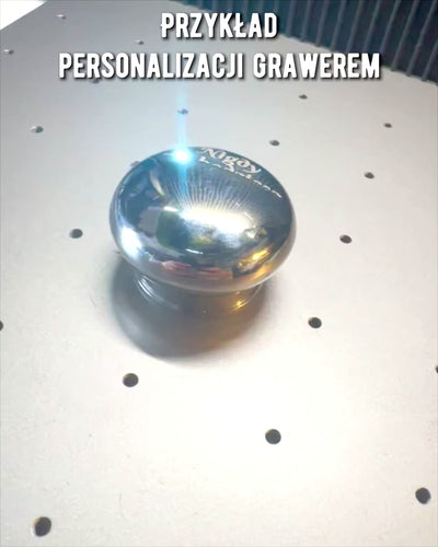 GÅSTAV MED HANDTAG OCH KIKARFUNKTION – ELEGANT OCH MODERN, 95 CM - kaptenens "Navigator's Crest"