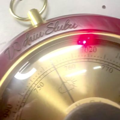 Väderstation 3-i-1 YG386 med gravyr - Elegant termometer, barometer och hygrometer i rund träram