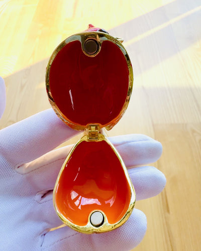 Elegant smyckeskrin i form av en kardinal med möjlighet till gravyr