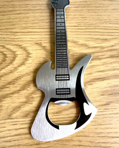 Flasköppnare Gitarr Rock'n'Open, 2 varianter, personalisering med gravyr som present