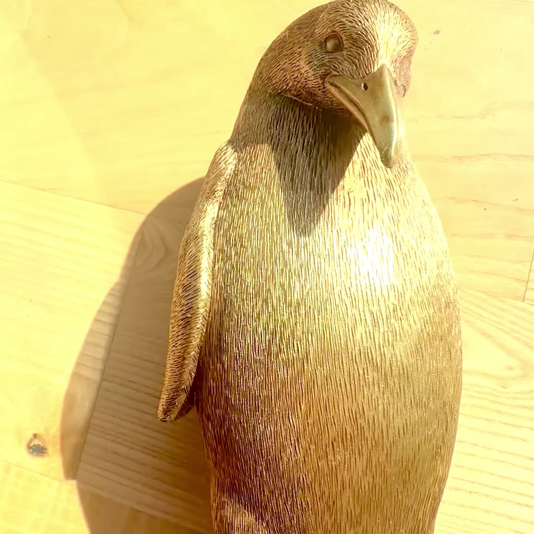 Guldpingvin 20,5 cm med möjlighet till personlig gravyr – elegant dekorationsfigur som present, glamourstil, art deco, tillverkad av högkvalitativ polyresin
