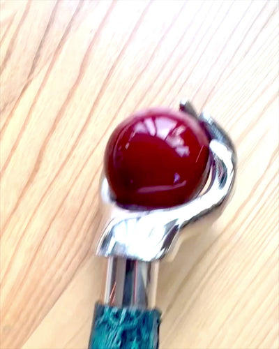 Promenadkäpp "Królewska Dłoń" – handgjord med naturligt läder, möjlighet till personlig gravyr