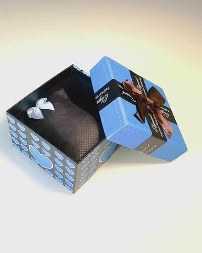 Herrklocka Kvarts med Transparent Urskiva - Klassisk Elegans i Modern Tappning svart rem. Personalisering med gravyr