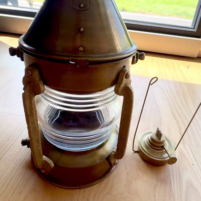 Retro seglarlampa i metall 34 cm med möjlighet till personlig gravyr i färgen antik mässing