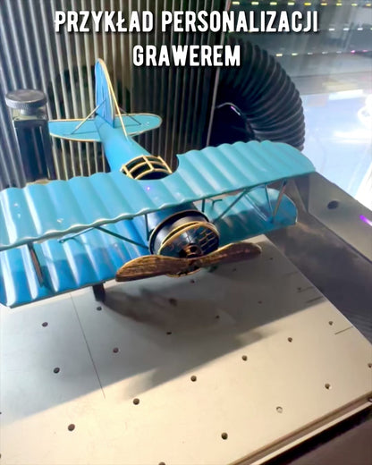 Metallmodell av flygplanet Blue Baron – retro, som present, med möjlighet till gravyr